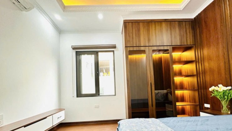 Bán Nhà Cầu Giấy, 3 Mặt Thoáng, Ngõ Rộng, 58m2, 4 Tầng, MT lớn. Hơn 9 Tỷ. 0325026845